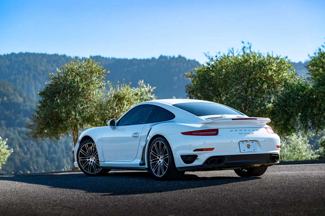 2015 Porsche 991 Turbo S - Image 17 of 31
