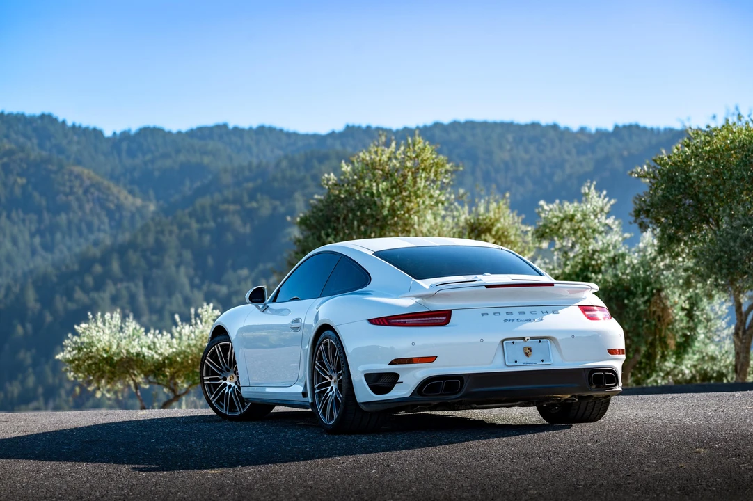 2015 Porsche 991 Turbo S - Image 18 of 31