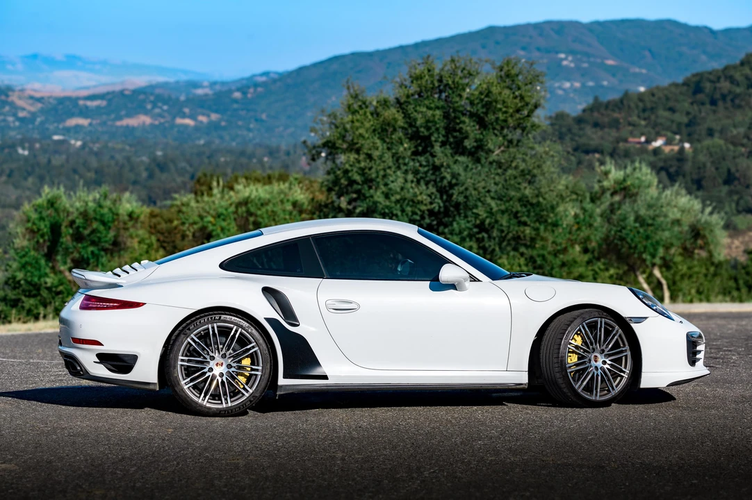 2015 Porsche 991 Turbo S - Image 25 of 31