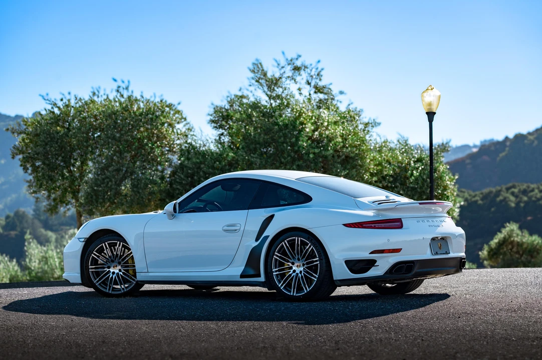 2015 Porsche 991 Turbo S - Image 16 of 31