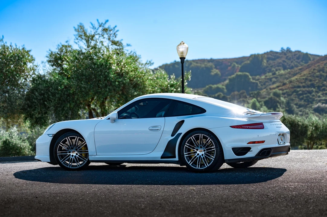 2015 Porsche 991 Turbo S - Image 15 of 31