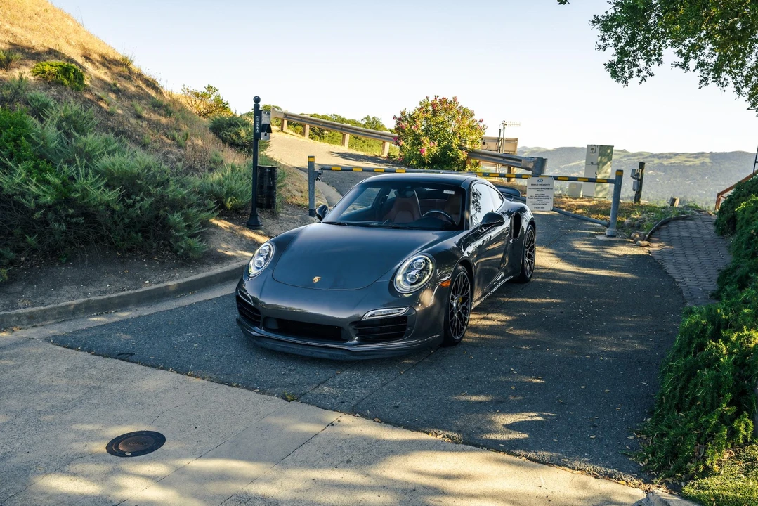 2015 Porsche 991 Turbo - Image 5 of 31