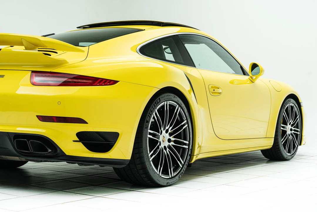 2015 Porsche 991 Turbo S - Image 13 of 31