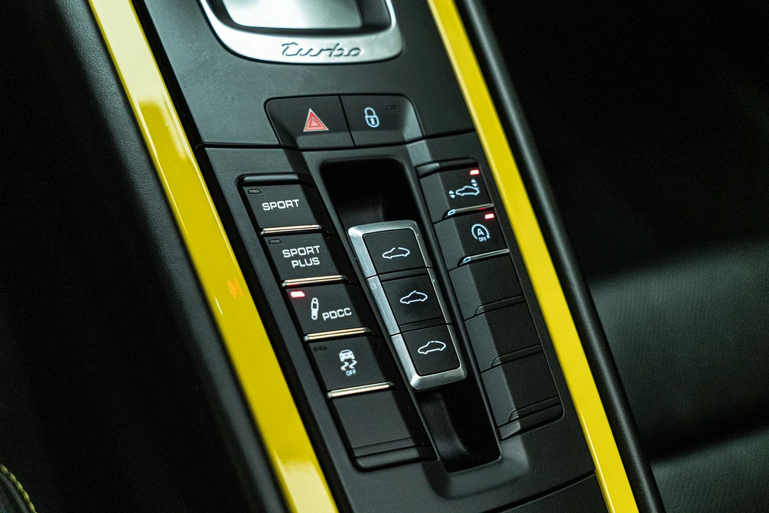2015 Porsche 991 Turbo S - Image 28 of 31