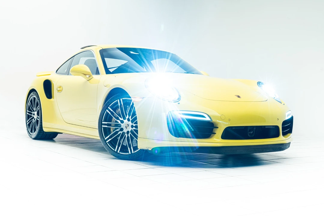 2015 Porsche 991 Turbo S - Image 5 of 31