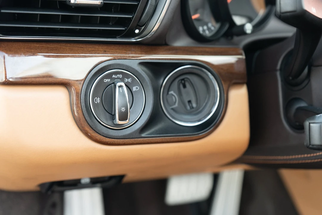 2015 Porsche 991 Turbo S - Image 14 of 31