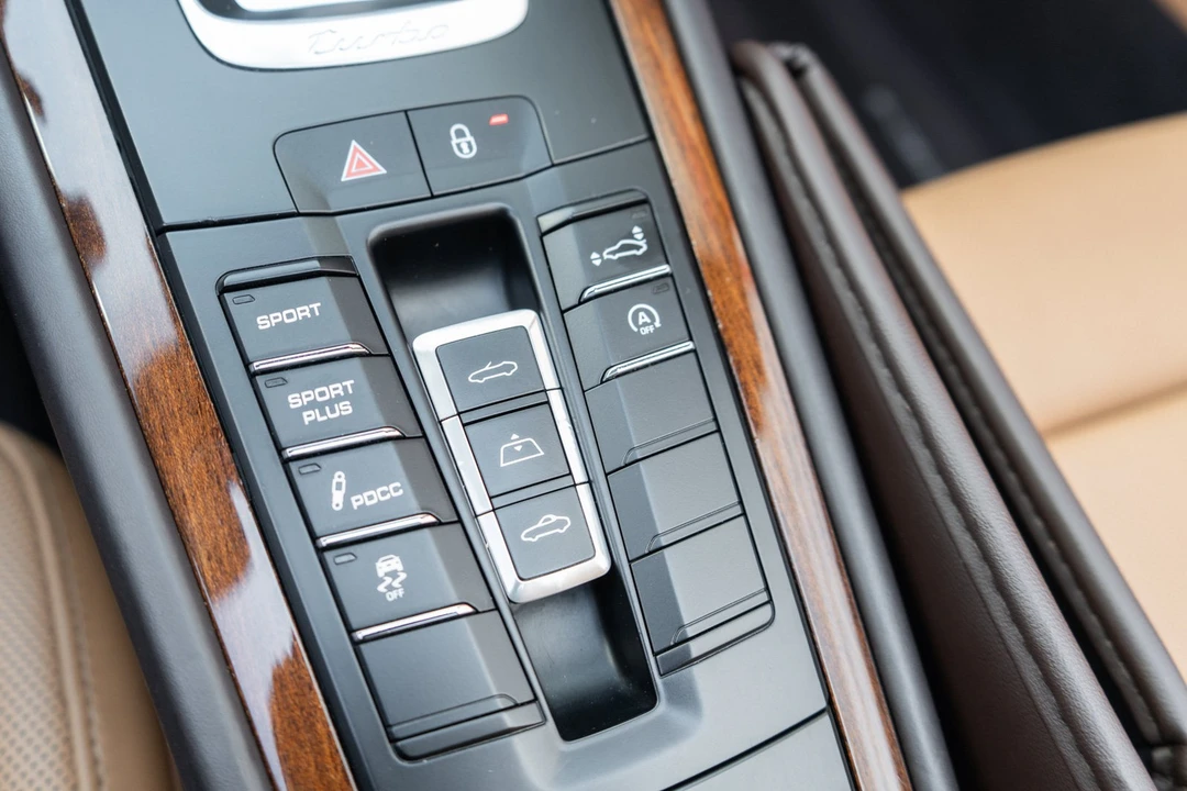 2015 Porsche 991 Turbo S - Image 25 of 31