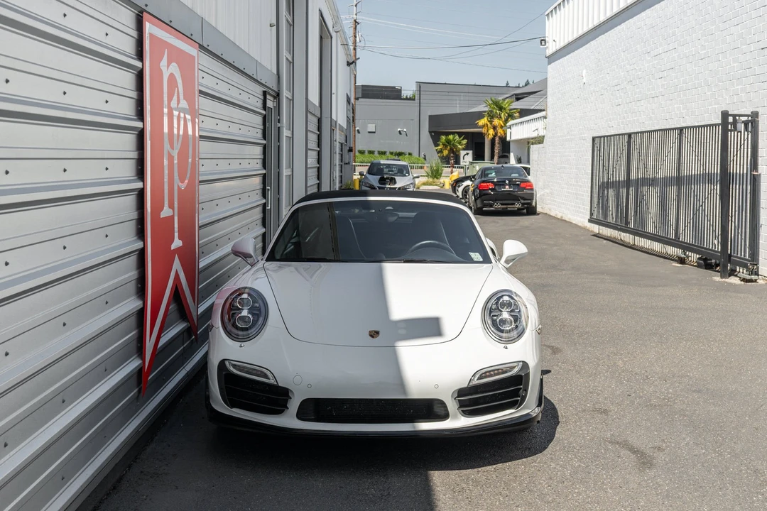 2015 Porsche 991 Turbo S - Image 28 of 31