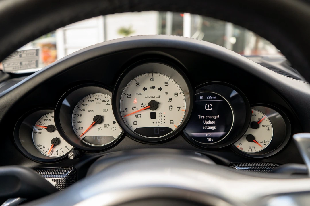 2015 Porsche 991 Turbo S - Image 11 of 31