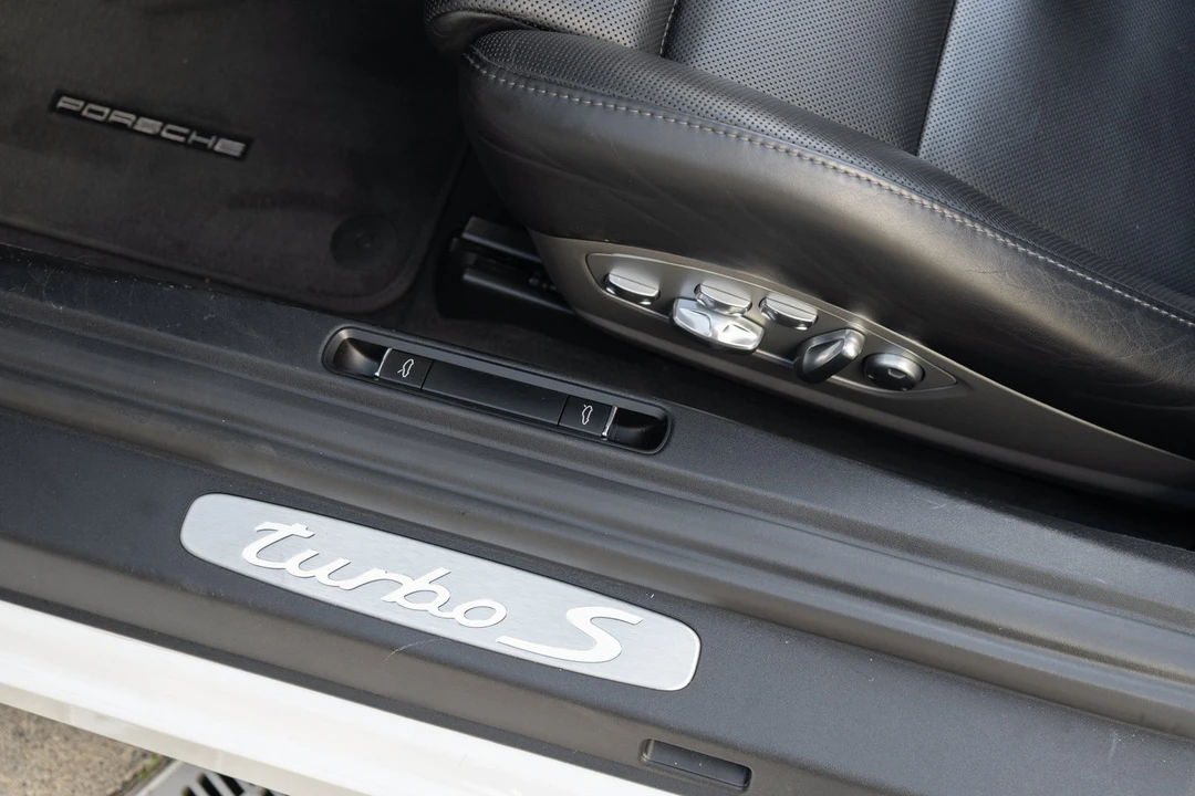 2015 Porsche 991 Turbo S - Image 13 of 31