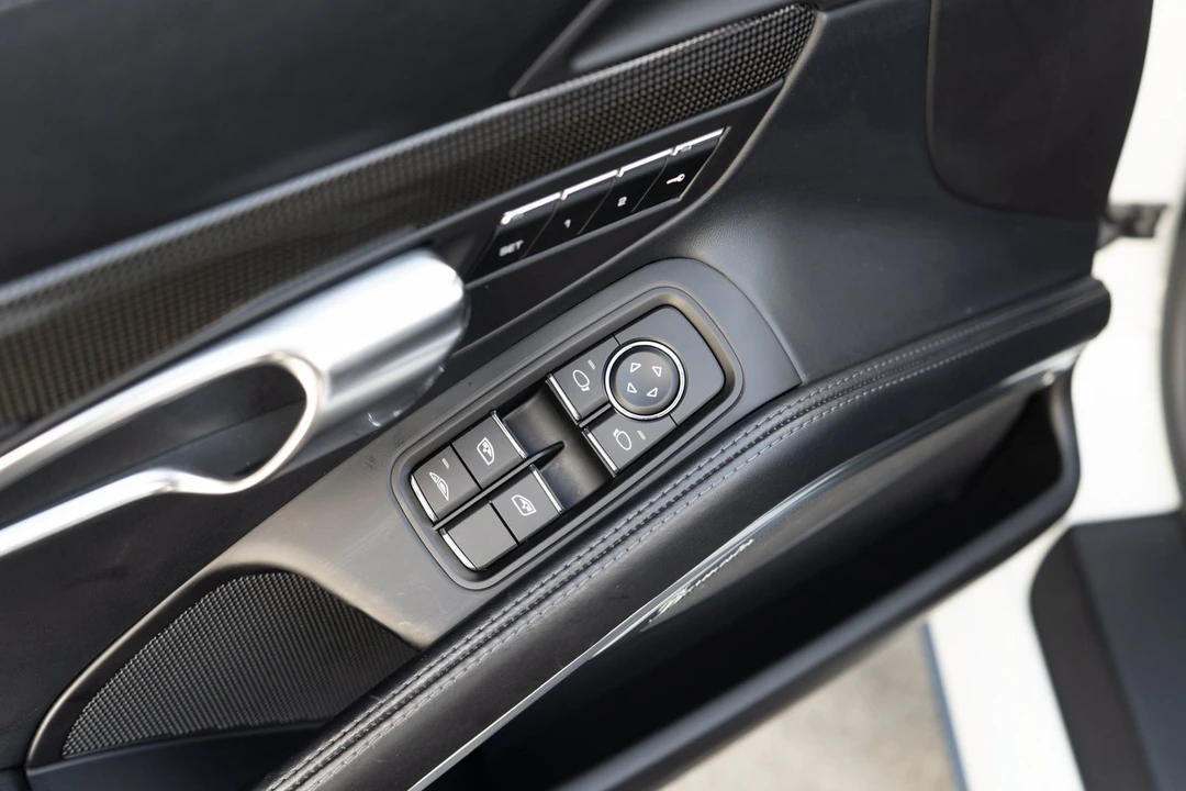 2015 Porsche 991 Turbo S - Image 8 of 31