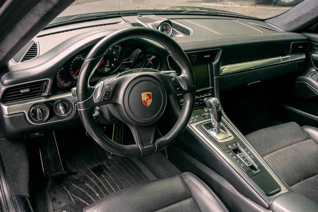 2015 Porsche 991 Carrera - Image 12 of 21