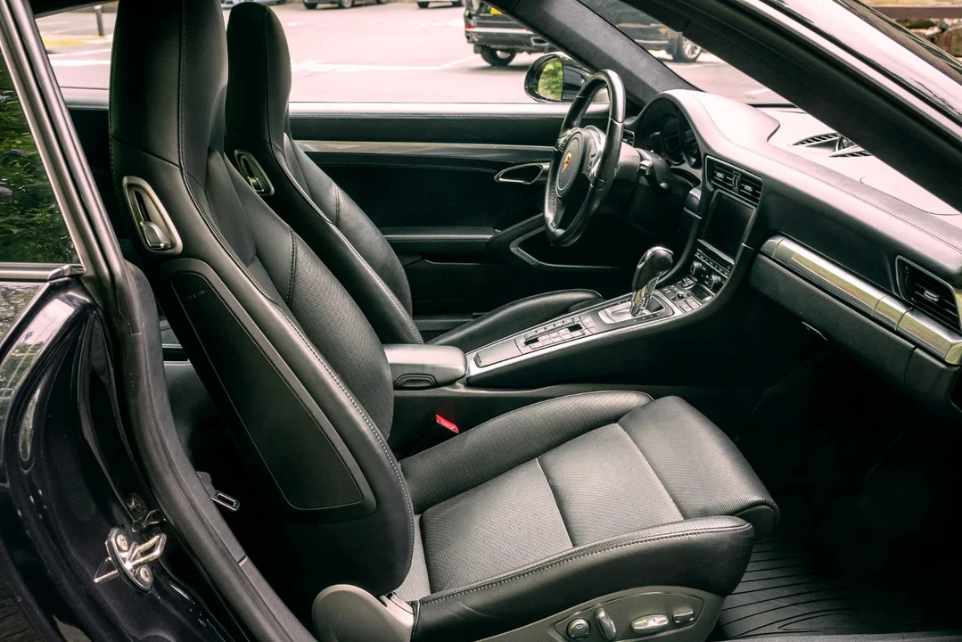 2015 Porsche 991 Carrera - Image 14 of 21