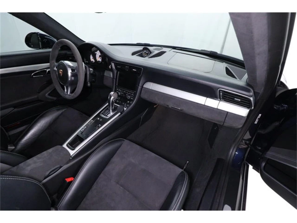 2015 Porsche 991 Carrera GTS - Image 16 of 31