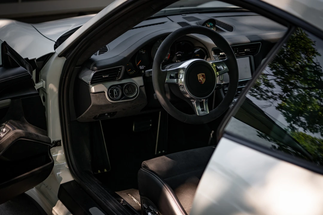 2015 Porsche 991 Carrera GTS - Image 27 of 31