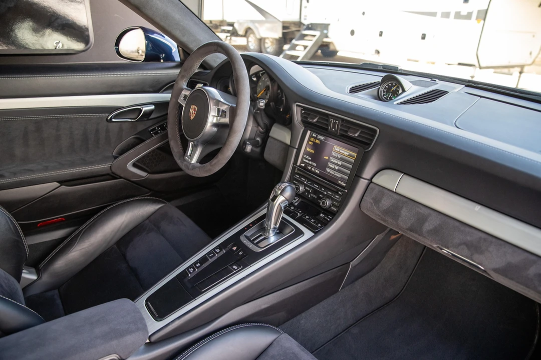 2015 Porsche 911 - Image 24 of 31