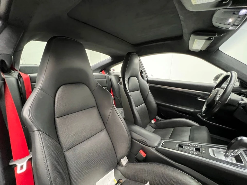 2015 Porsche 911 - Image 17 of 27