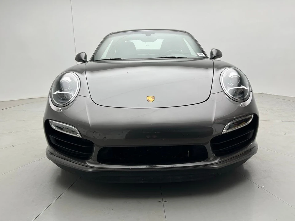 2015 Porsche 911 - Image 25 of 27