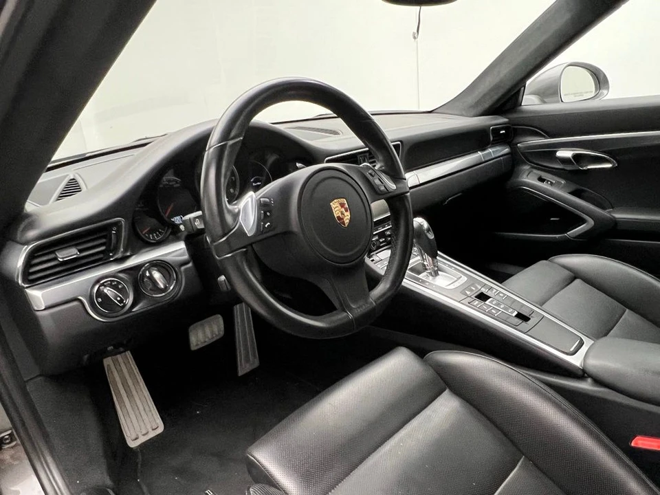 2015 Porsche 911 - Image 4 of 27