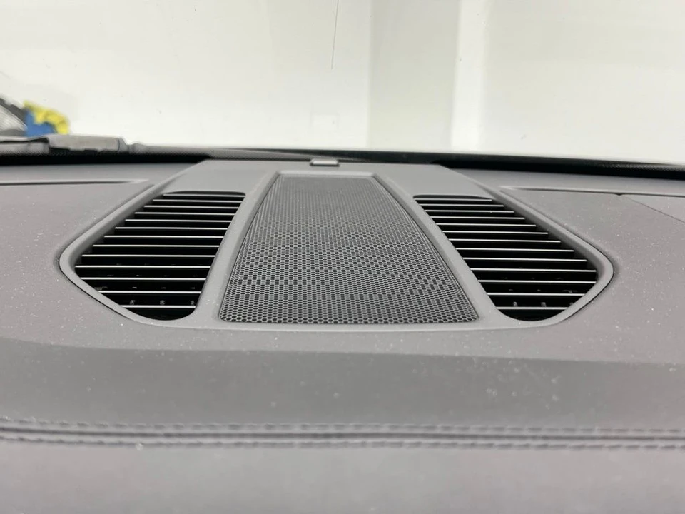 2015 Porsche 911 - Image 13 of 27