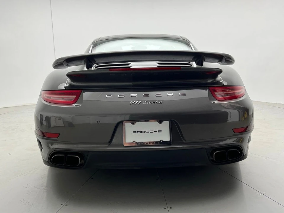 2015 Porsche 911 - Image 21 of 27