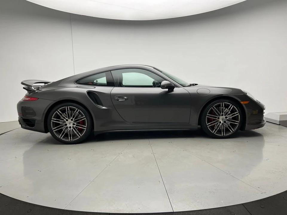 2015 Porsche 911 - Image 23 of 27
