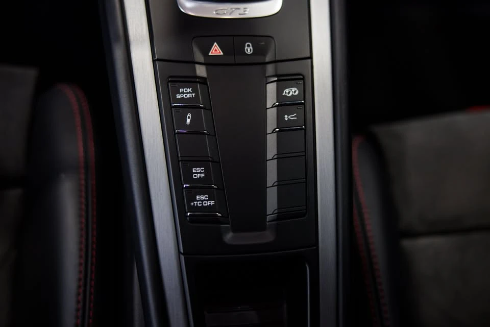 2015 Porsche 991 GT3 - Image 17 of 20