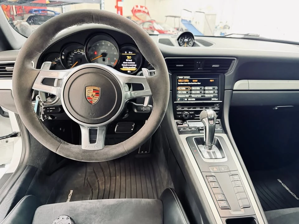 2015 Porsche 991 GT3 - Image 18 of 19