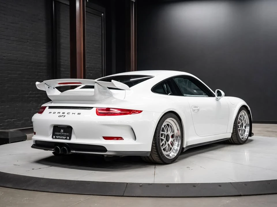 2015 Porsche 911 - Image 7 of 8