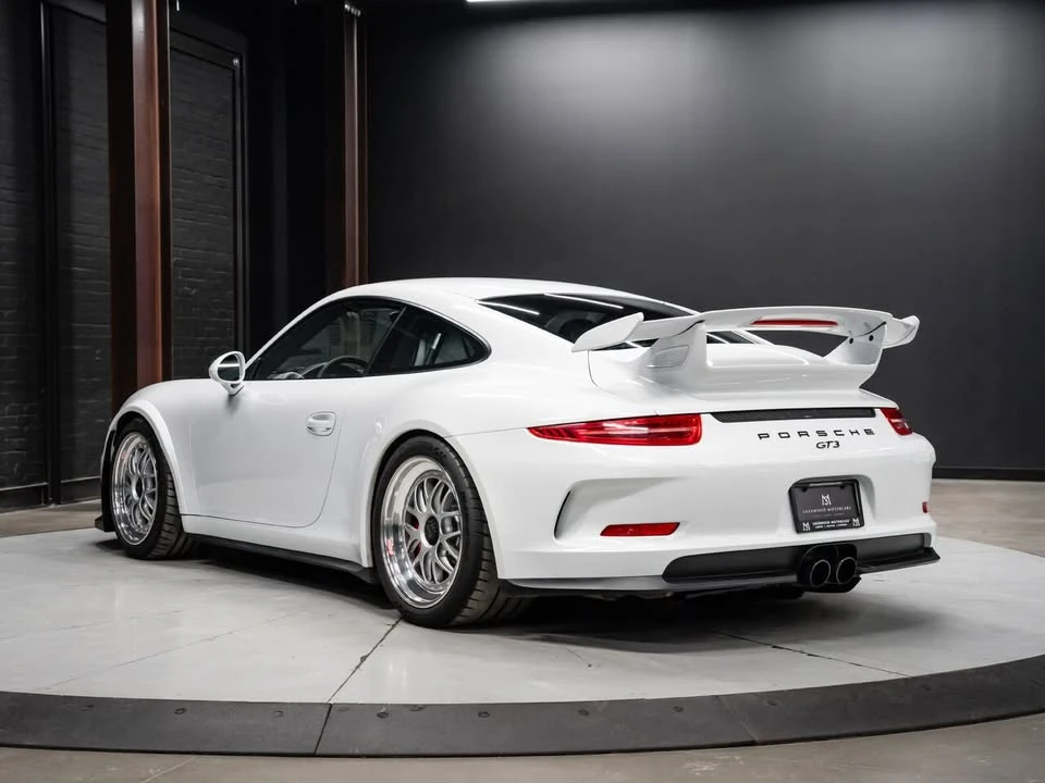 2015 Porsche 911 - Image 6 of 8