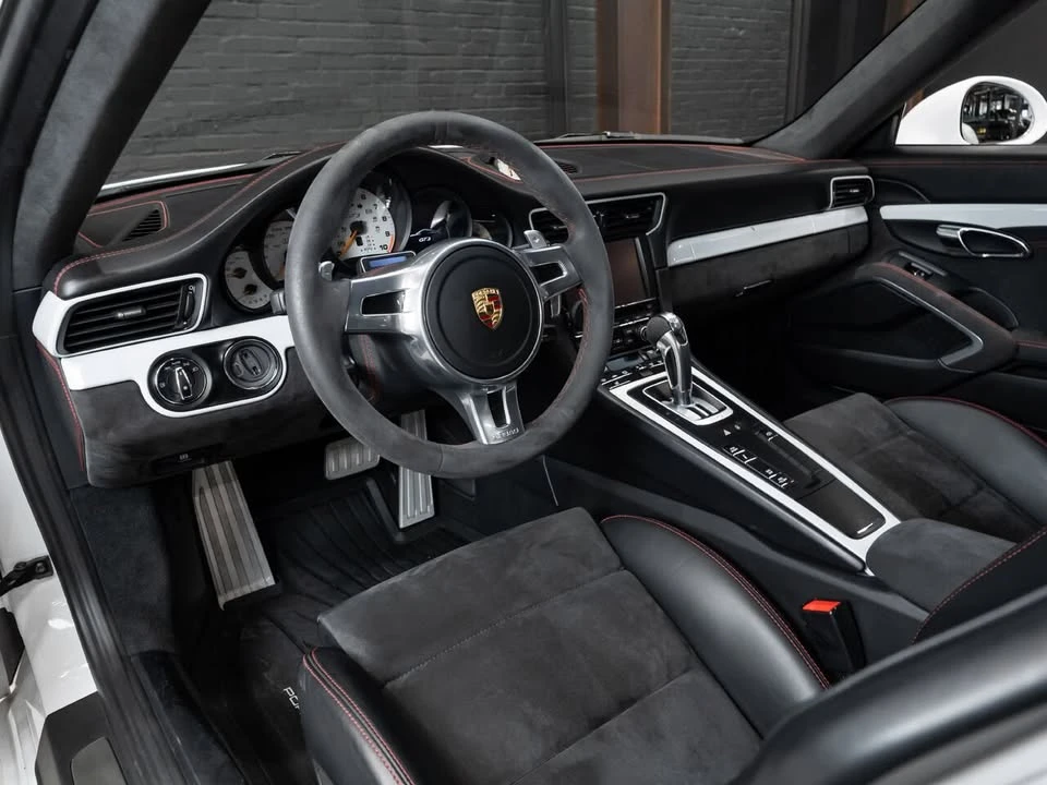 2015 Porsche 911 - Image 2 of 8