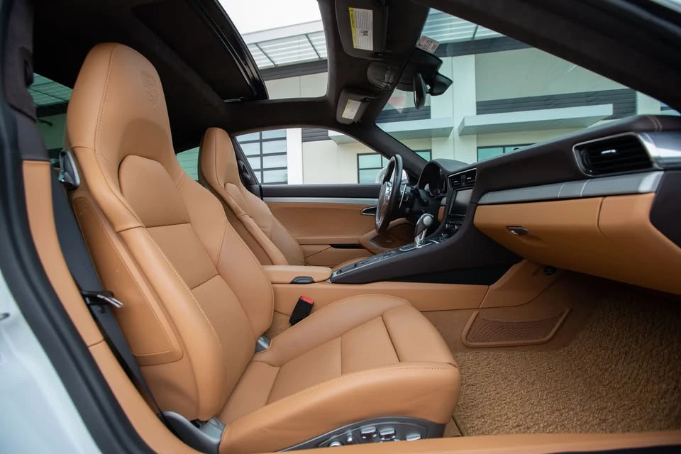 2015 Porsche 991 Turbo S - Image 18 of 19