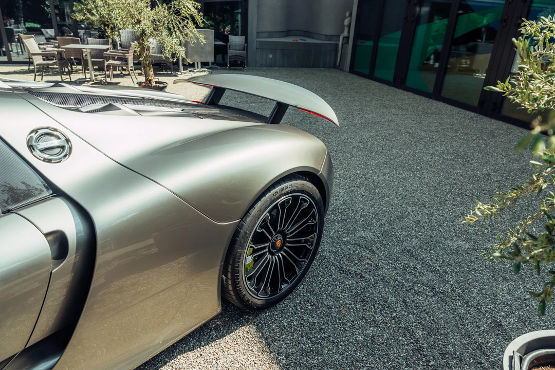 2015 Porsche 918 Spyder - Image 22 of 31