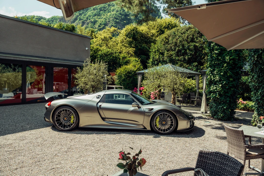 2015 Porsche 918 Spyder - Image 4 of 31