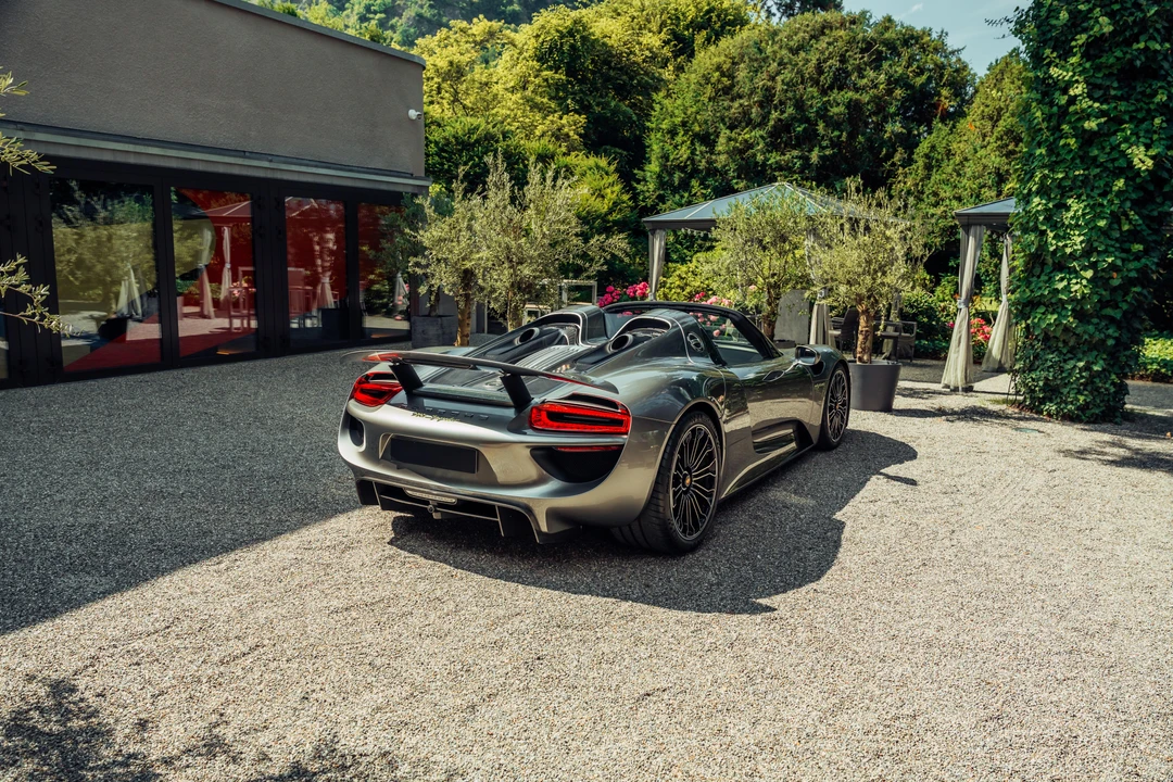 2015 Porsche 918 Spyder - Image 5 of 31