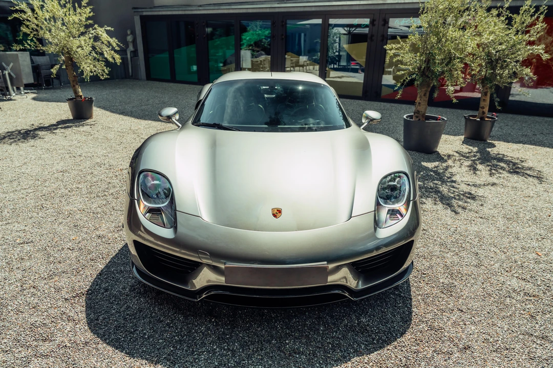 2015 Porsche 918 Spyder - Image 2 of 31