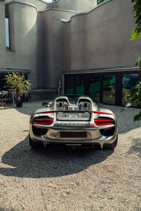 2015 Porsche 918 Spyder - Image 21 of 31