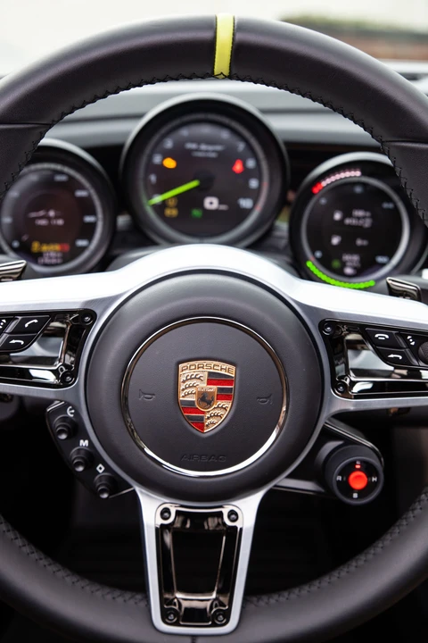 2015 Porsche 918 Spyder - Image 19 of 31