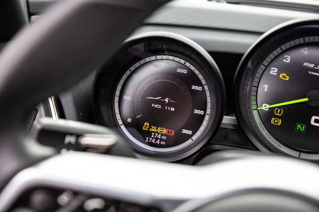 2015 Porsche 918 Spyder - Image 22 of 31