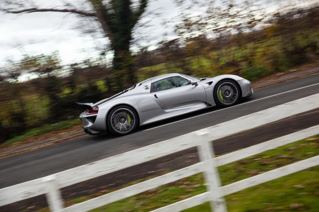 2015 Porsche 918 Spyder - Image 7 of 31