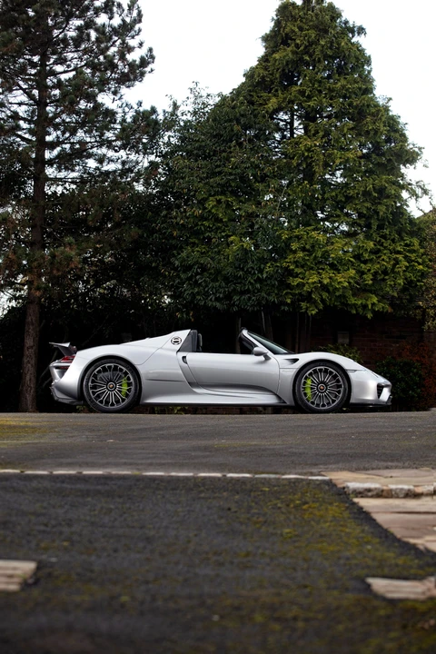 2015 Porsche 918 Spyder - Image 27 of 31
