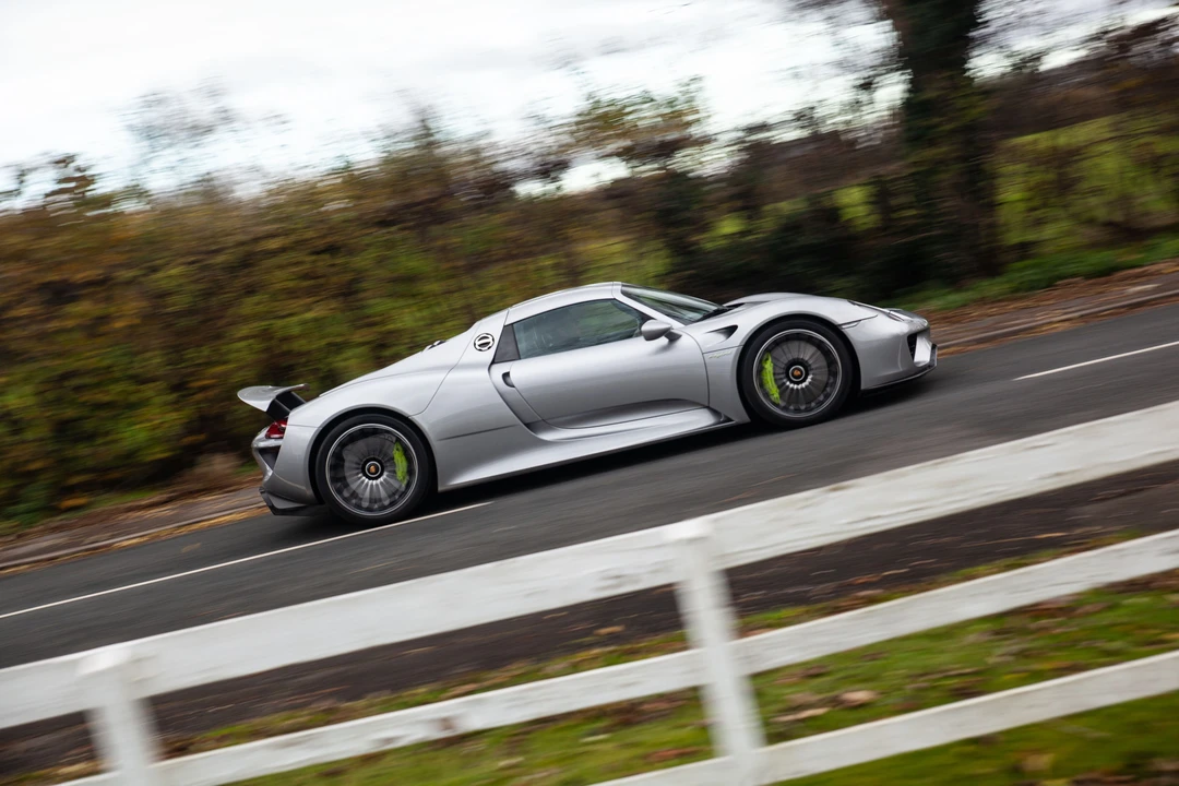 2015 Porsche 918 Spyder - Image 8 of 31