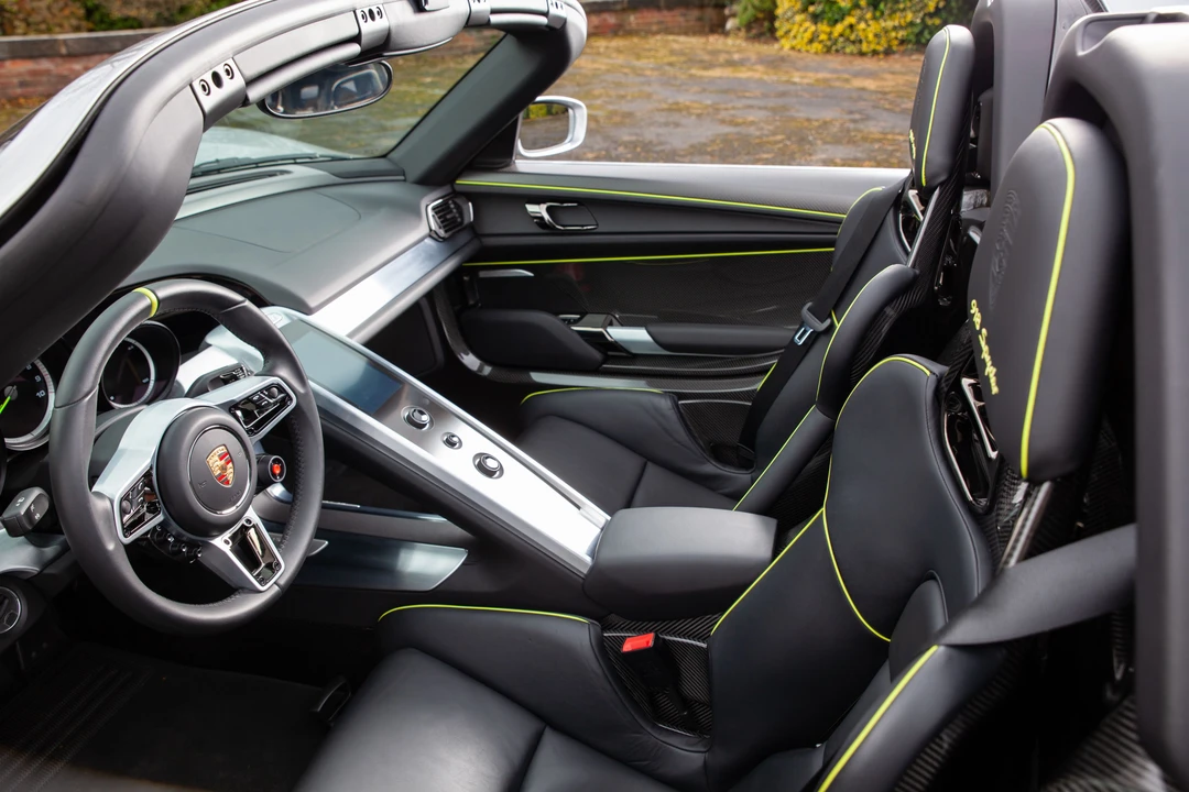 2015 Porsche 918 Spyder - Image 30 of 31