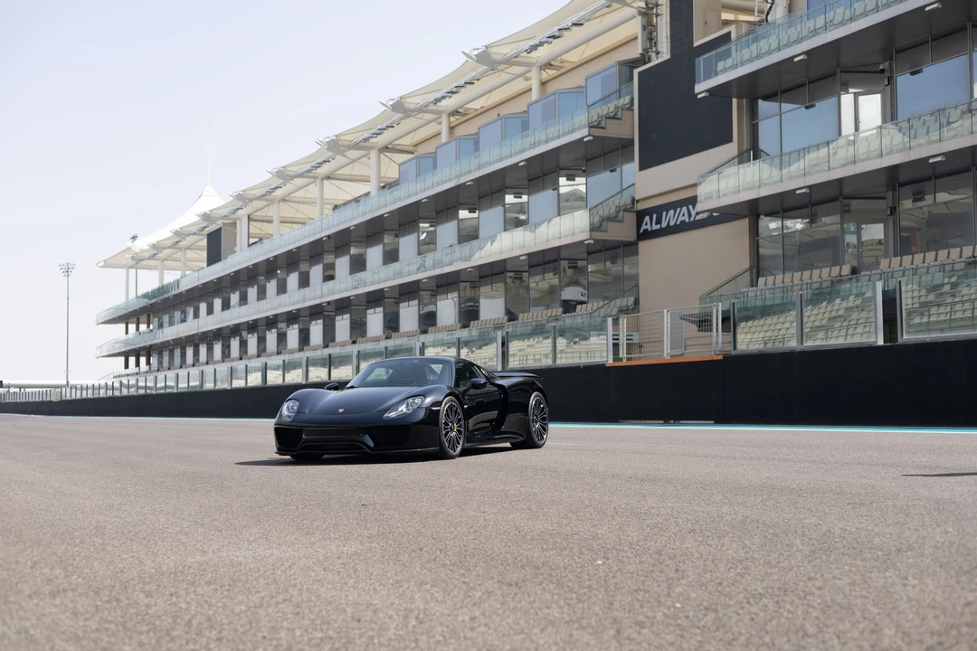 2015 Porsche 918 Spyder - Image 5 of 31