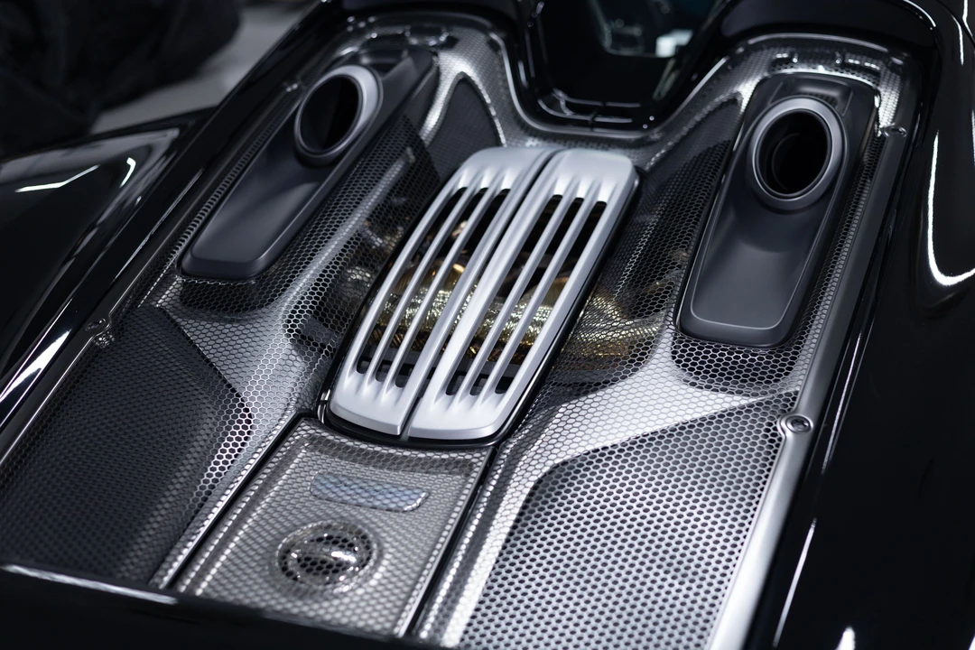 2015 Porsche 918 Spyder - Image 23 of 31