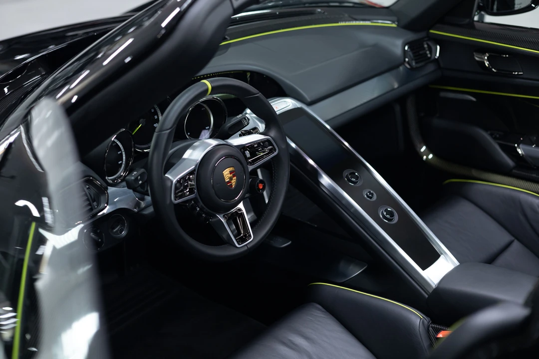 2015 Porsche 918 Spyder - Image 30 of 31