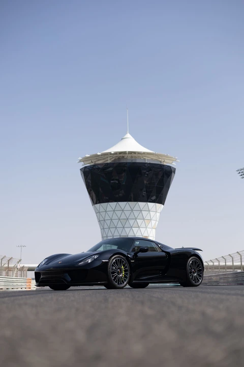 2015 Porsche 918 Spyder - Image 11 of 31