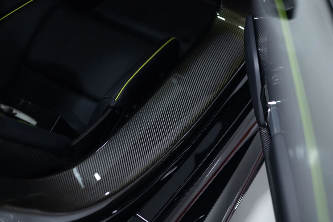 2015 Porsche 918 Spyder - Image 28 of 31