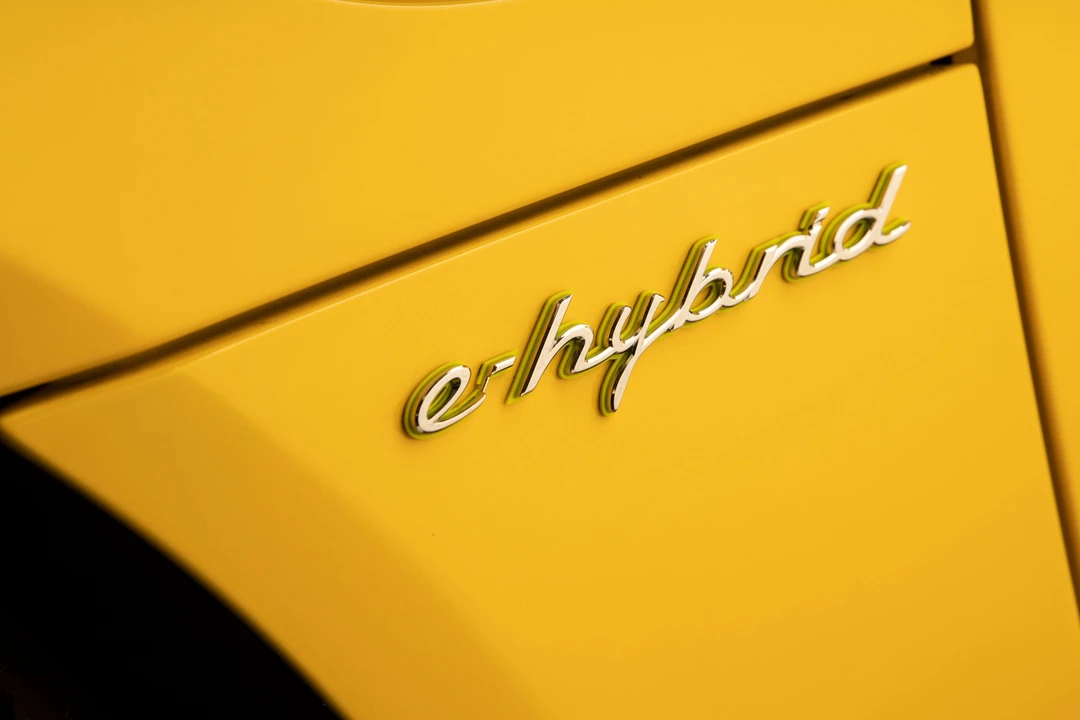 2015 Porsche 918 Spyder - Image 25 of 27