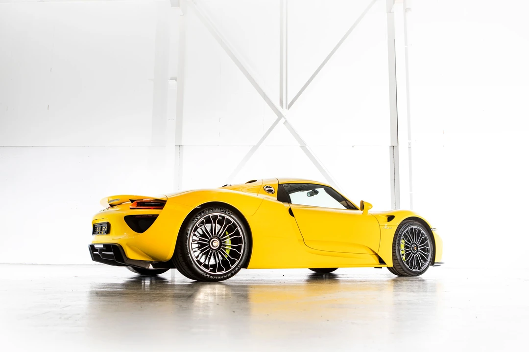 2015 Porsche 918 Spyder - Image 4 of 27